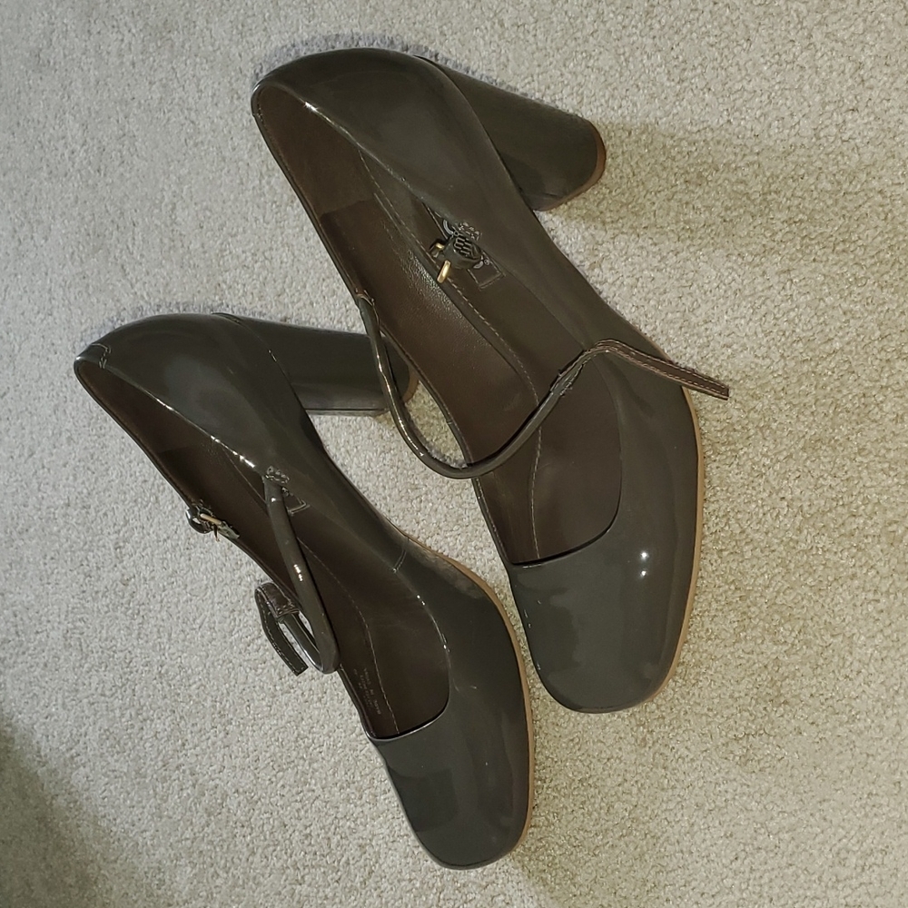 ECCO Mary Jane Style Dress Heels Patent Leather 8.5 U.S. Euro Size 40